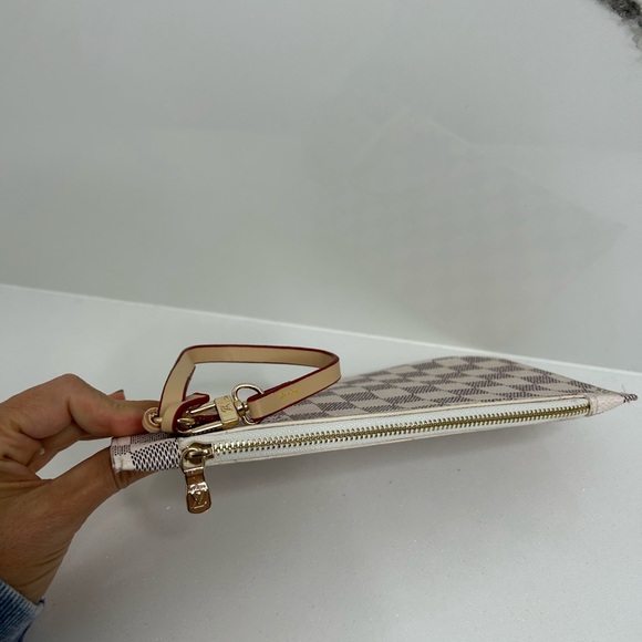 Damier Azur LV Pochette - Picture 3 of 10